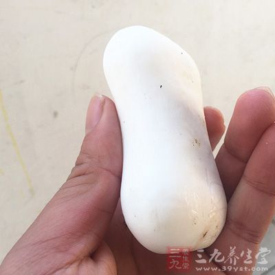 使用潔面皂或者潔面乳