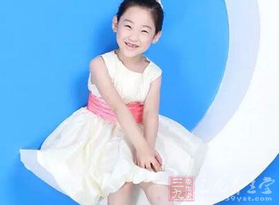 奶瓶是小宝宝的亲密伙伴,很多妈妈在奶瓶消毒上丝毫不敢马虎 奶瓶是小宝宝的亲密伙伴,很多妈妈在奶瓶消毒上丝毫不敢马虎