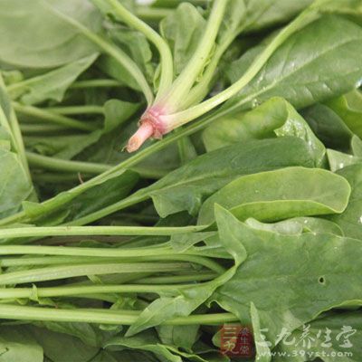 新鲜的菠菜60克，鸡蛋2个，羊肝100克