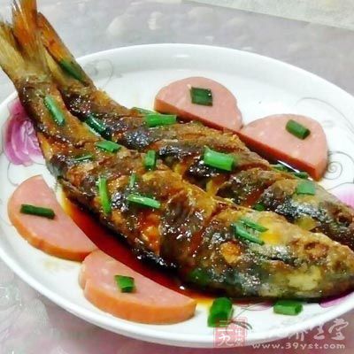 我們應(yīng)該選擇吃魚肉