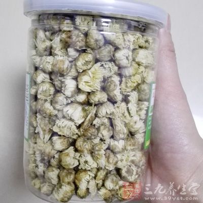 雪菊有抗菌消炎的作用，野菊花性凉，有疏风清热，解毒消肿，健脑明目等功效