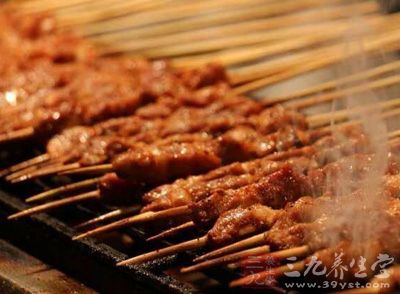 羊肉是助元阳、补精血、疗肺虚、益劳损之佳品 羊肉是助元阳、补精血、疗肺虚、益劳损之佳品