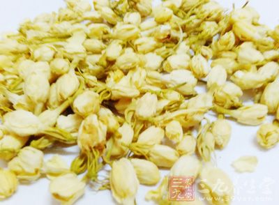 茉莉花所含的挥发油性物质,具有行气止痛 茉莉花所含的挥发油性物质,具有行气止痛