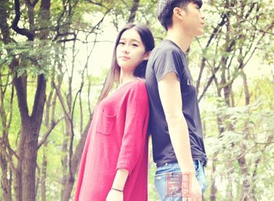 男性小便分叉是怎么回事 男性小便分叉是怎么回事