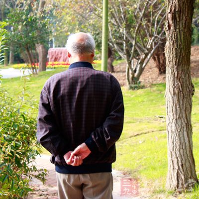 老年人便秘是指排便次数减少,同时排便困难 老年人便秘是指排便次数减少,同时排便困难