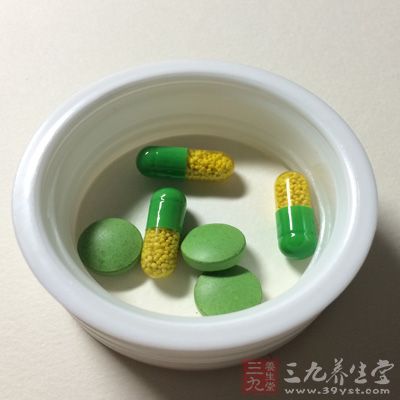 女性長期服用某些藥物而發(fā)生副作而引起的