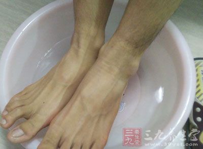 用这两种调味料泡脚 治病又养生