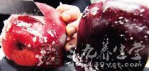 发霉的苹果就不能再吃了