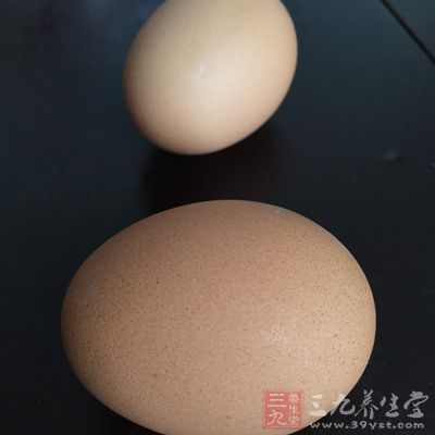 鲜大蓟根90g，鸡蛋2～3个