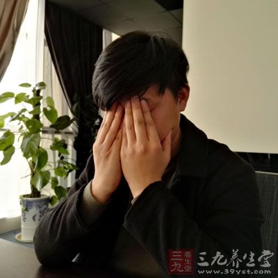 当眼睛被疲劳使用时，很容易出现眼睛疲乏这种情况