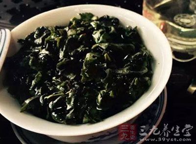 濃茶含咖啡因較高，能刺激神經(jīng)和心血管，容易導(dǎo)致痛經(jīng)