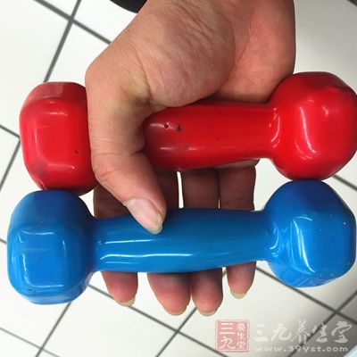 一方面可以减少肌肉流失、肌量减少,另一方面可以加强肌肉力量、提高质量 一方面可以减少肌肉流失、肌量减少,另一方面可以加强肌肉力量、提高质量