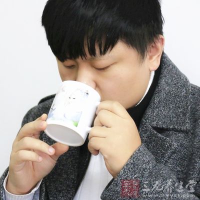 对食管、咽喉会造成刺激 对食管、咽喉会造成刺激