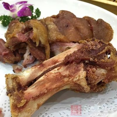 加鸡肉或排骨(500克)、盐少许用文火炖1-2小时即可食用