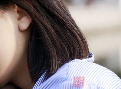 “耳朵”负责人体的听觉，也是感应地心引力