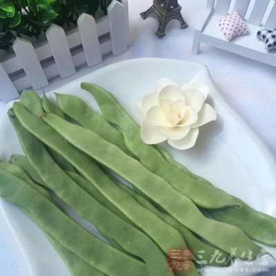 扁豆一定要炒熟后再吃 扁豆一定要炒熟后再吃