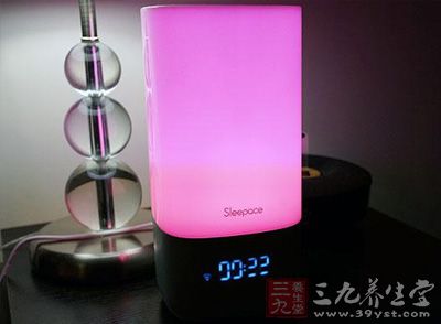 Nox的机身上部为照明区域 Nox的机身上部为照明区域