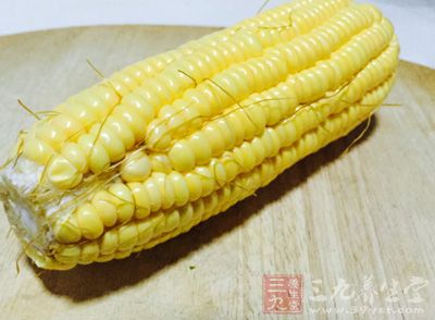 钓鱼饵料配方 介绍简单实用的钓鲤鱼饵料