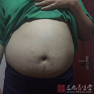 平时不参加锻炼，使&ldquo;肚子&rdquo;越来越大