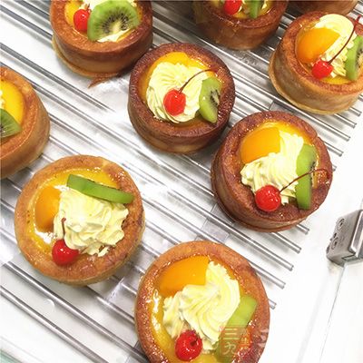 在使用小麦为原料高温环境下制作的蛋糕 在使用小麦为原料高温环境下制作的蛋糕