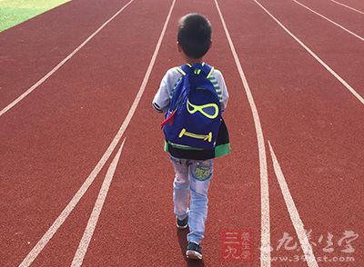 孩子跑步气紧可能是哮喘