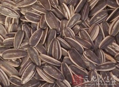 葵花子对癌症、高血压、心脏病、缺铁性贫血等也有一定的疗效 葵花子对癌症、高血压、心脏病、缺铁性贫血等也有一定的疗效