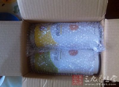收到货拆开看了一下,包装结实,还套了一层气泡袋 收到货拆开看了一下,包装结实,还套了一层气泡袋