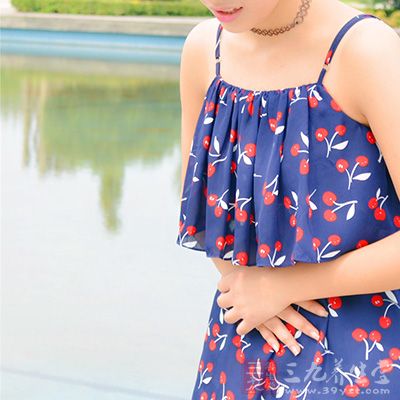 如阑尾坏疽穿孔则在此三角区的皮肤感觉过敏现象即消失 如阑尾坏疽穿孔则在此三角区的皮肤感觉过敏现象即消失