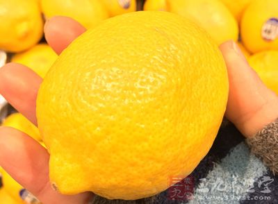 柠檬祛斑方法 学会4招柠檬扫除斑点有奇效