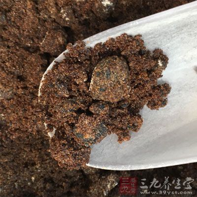 原料：藕粉适量，红糖少许