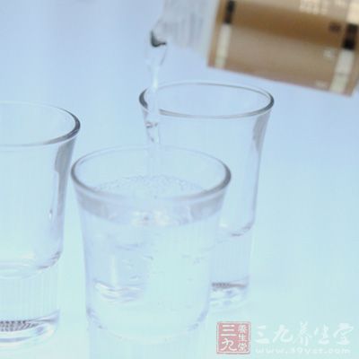 病人或服药时应禁酒或限酒