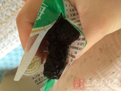 打开包装袋往里面看就是黑乎乎的小圆球 打开包装袋往里面看就是黑乎乎的小圆球