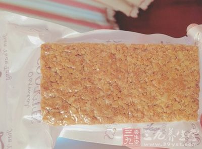 今天一早她试吃了一下蔓越莓味的 今天一早她试吃了一下蔓越莓味的