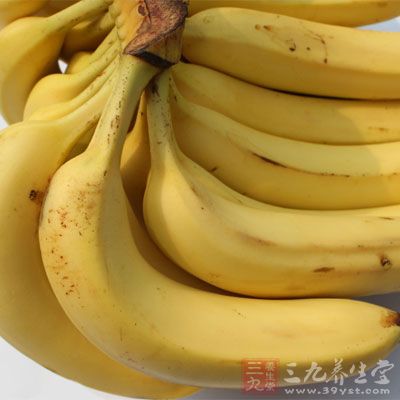 香蕉、草莓、葵花籽和全麥?zhǔn)称分卸己苋菀渍业芥V