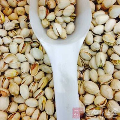 坚果的苦味正是来自霉变过程中产生的黄曲霉毒素 坚果的苦味正是来自霉变过程中产生的黄曲霉毒素