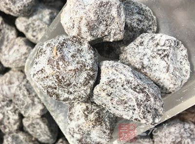 先将乌梅煎取浓汁,去渣 先将乌梅煎取浓汁,去渣