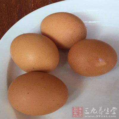 雞蛋含有豐富蛋白質(zhì)，是補(bǔ)充寶寶營養(yǎng)的必備食品