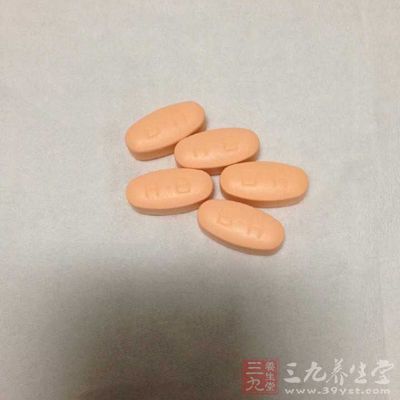 很多家庭中都會(huì)準(zhǔn)備一些常用的藥物