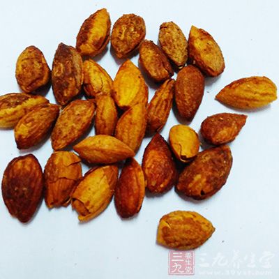 先抓一把美国大杏仁尝尝