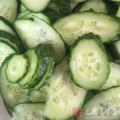 黄瓜富含钾、镁和硅等矿物质,有益皮肤健康 黄瓜富含钾、镁和硅等矿物质,有益皮肤健康