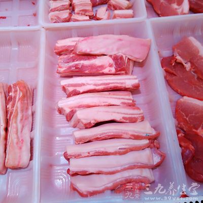 食用时应易除猪脖子等处灰色、黄色或暗红色的肉疙瘩