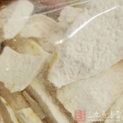 常用的養(yǎng)胃中藥有茯苓、白術(shù)