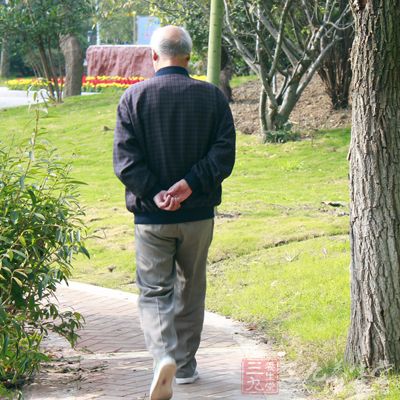 地面上的温度、平整度对于此类病人来说，可能很难察觉