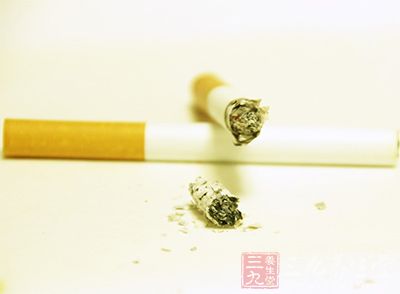 吸烟会引起呼吸道分泌物增加