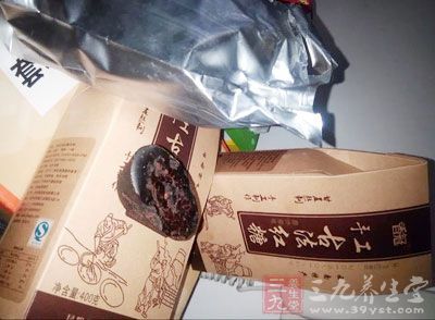 拆开一袋,有着一股浓浓的红糖味,咬了一口,有点硬 拆开一袋,有着一股浓浓的红糖味,咬了一口,有点硬