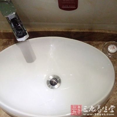 遇到冷水的刺激会引起女性内分泌失调 遇到冷水的刺激会引起女性内分泌失调