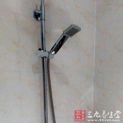 洗澡本身有解乏,清醒的功效 洗澡本身有解乏,清醒的功效