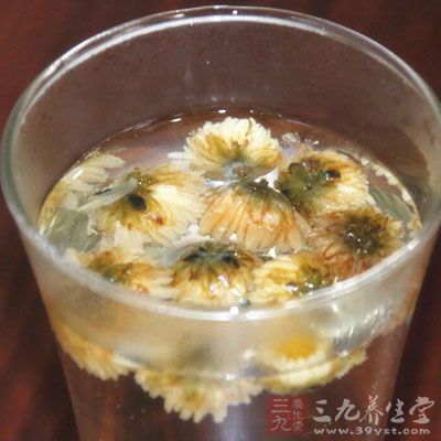 菊花性甘、味寒，具有散风热、平肝明目之功效