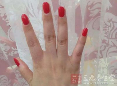 有些人无所事事常玩手指 有些人无所事事常玩手指
