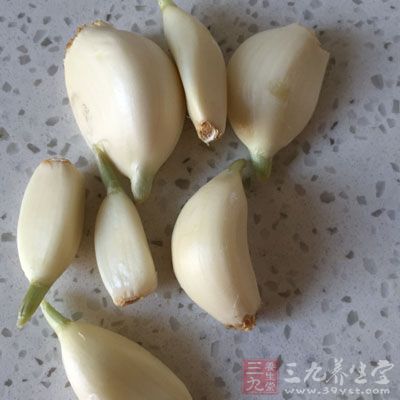 大蒜不仅会增加食物的香味，而且能增进食欲